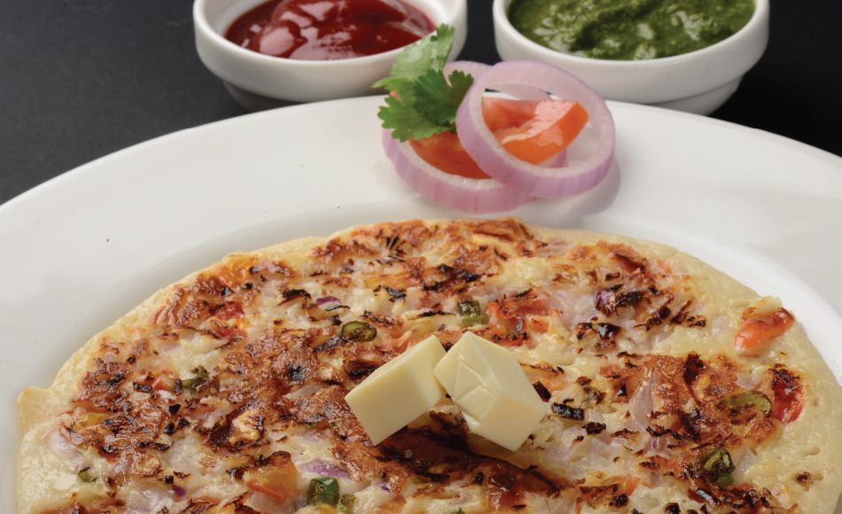 nion Tomato with Cheese Uttapam