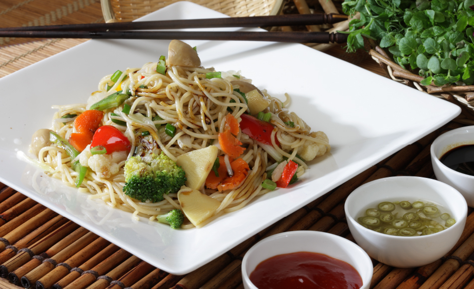 VEG STIR-FRIED NOODLES